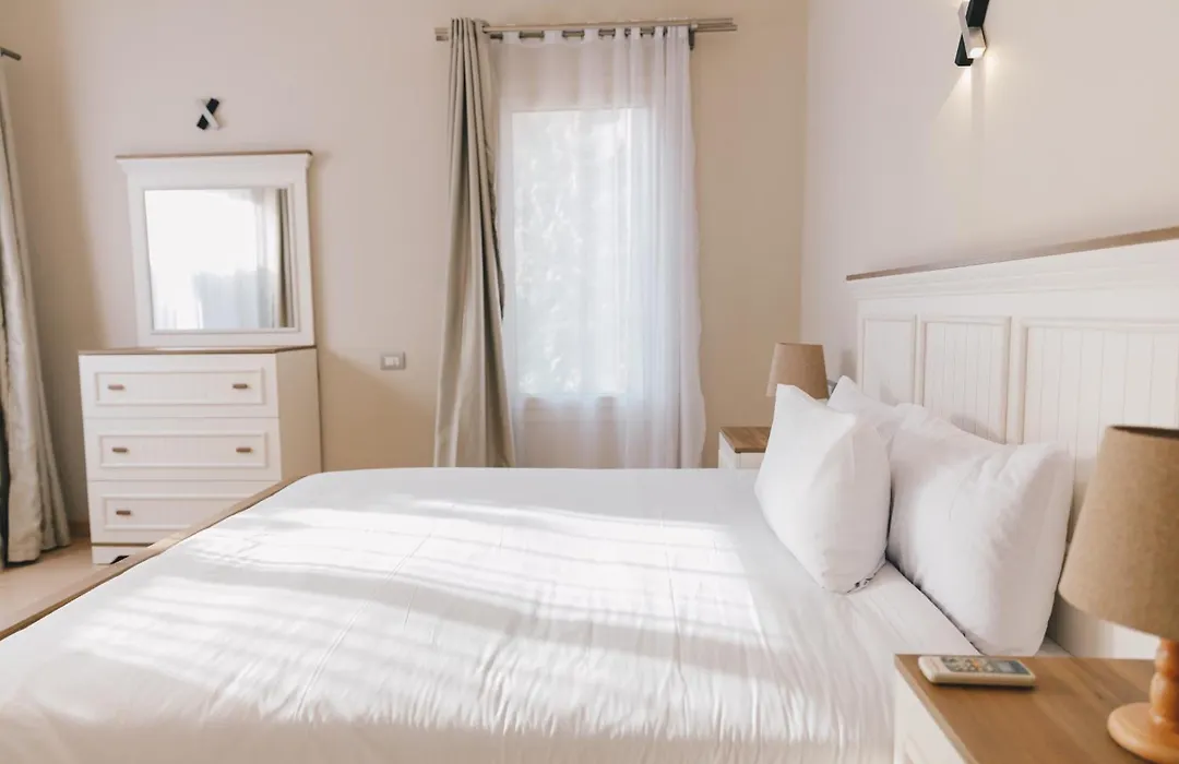The Resi-Suites By Elegant Hospitality - Across Auc-1